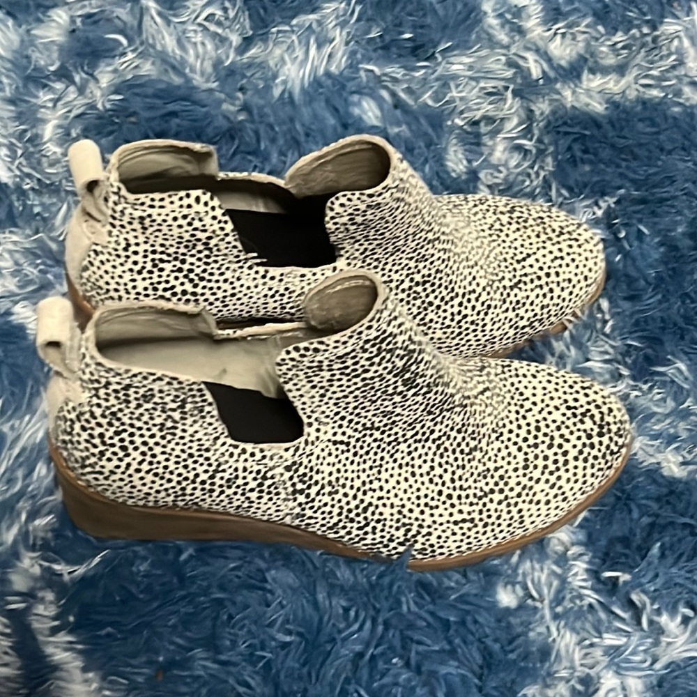 Never worn Tim’s wedge heels